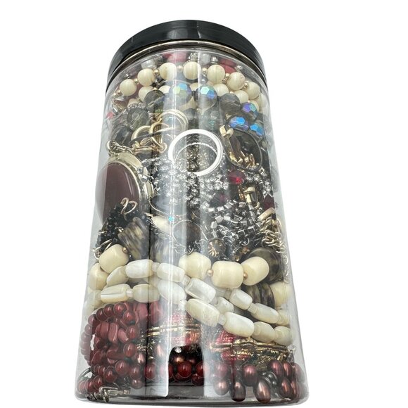 Mystery Jewelry Jar #1037 Wearable Quality Pieces 2lbs Necklace Bracelet Earring - Picture 3 of 4